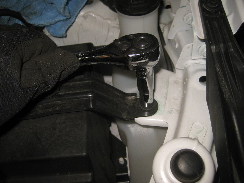 2018-2022-Chevrolet-Equinox-12V-Automotive-Battery-Replacement-Guide-033