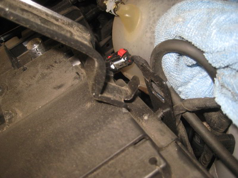 2018-2022-Chevrolet-Equinox-12V-Automotive-Battery-Replacement-Guide-036