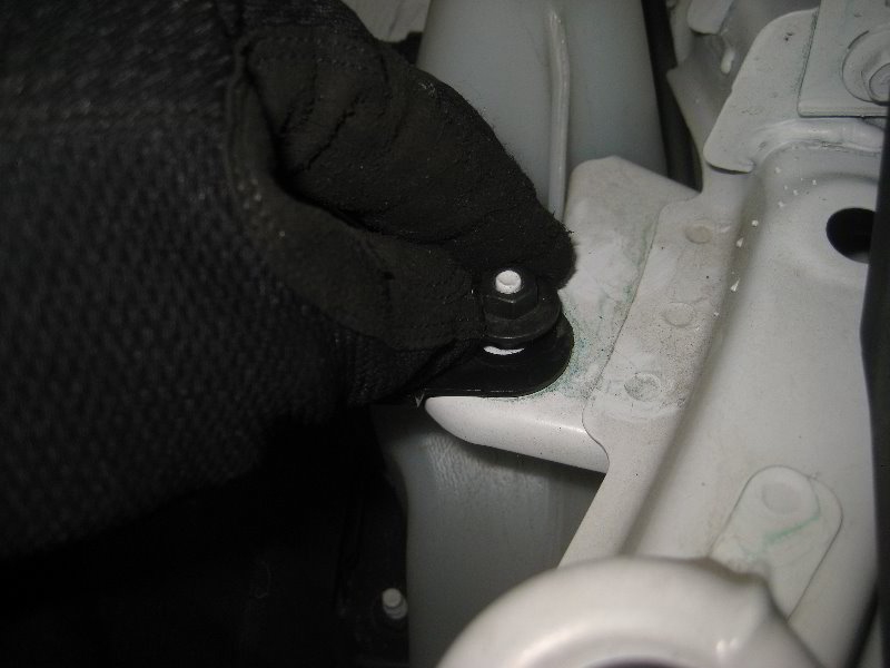 2018-2022-Chevrolet-Equinox-12V-Automotive-Battery-Replacement-Guide-049