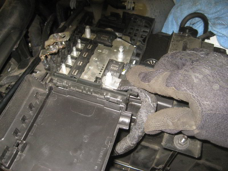 2018-2022-Chevrolet-Equinox-12V-Automotive-Battery-Replacement-Guide-055