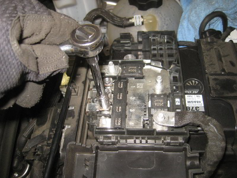 2018-2022-Chevrolet-Equinox-12V-Automotive-Battery-Replacement-Guide-057