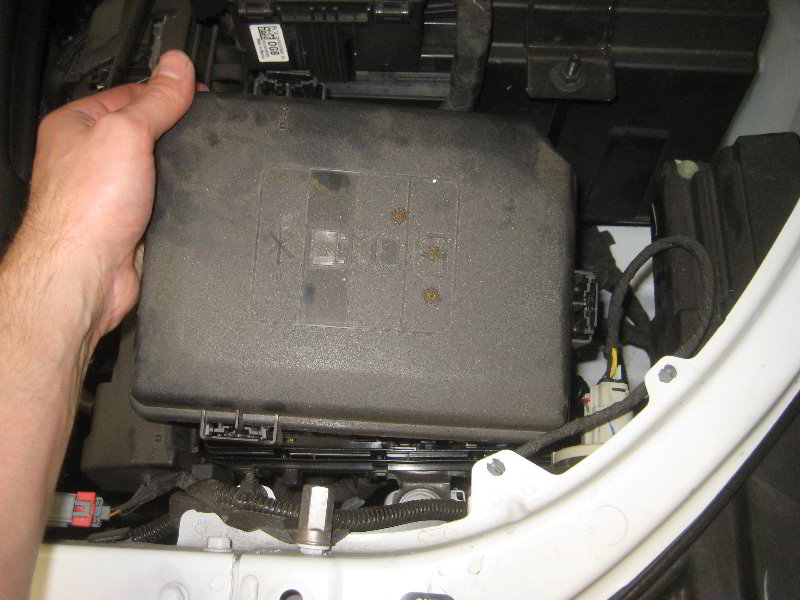 2018-2022-Chevrolet-Equinox-Electrical-Fuse-Replacement-Guide-008