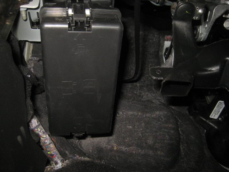 2018-2022-Chevrolet-Equinox-Electrical-Fuse-Replacement-Guide-014