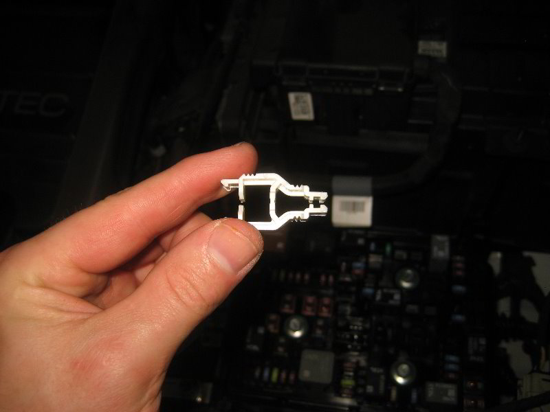 2018-2022-Chevrolet-Equinox-Electrical-Fuse-Replacement-Guide-024