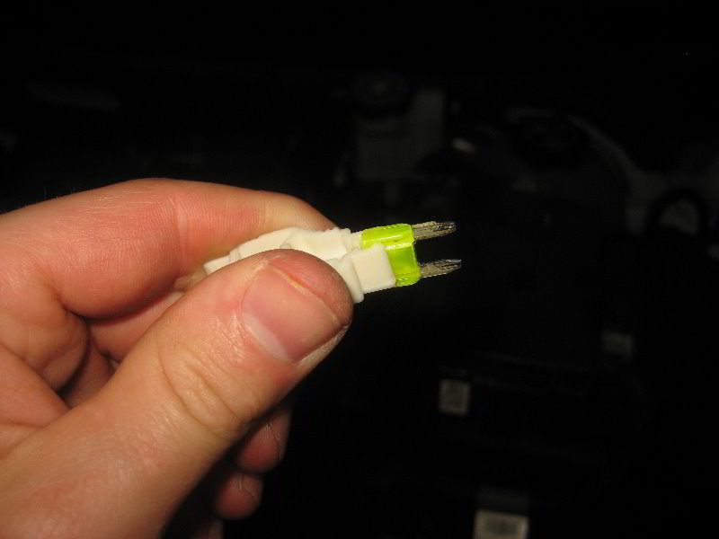 2018-2022-Chevrolet-Equinox-Electrical-Fuse-Replacement-Guide-026