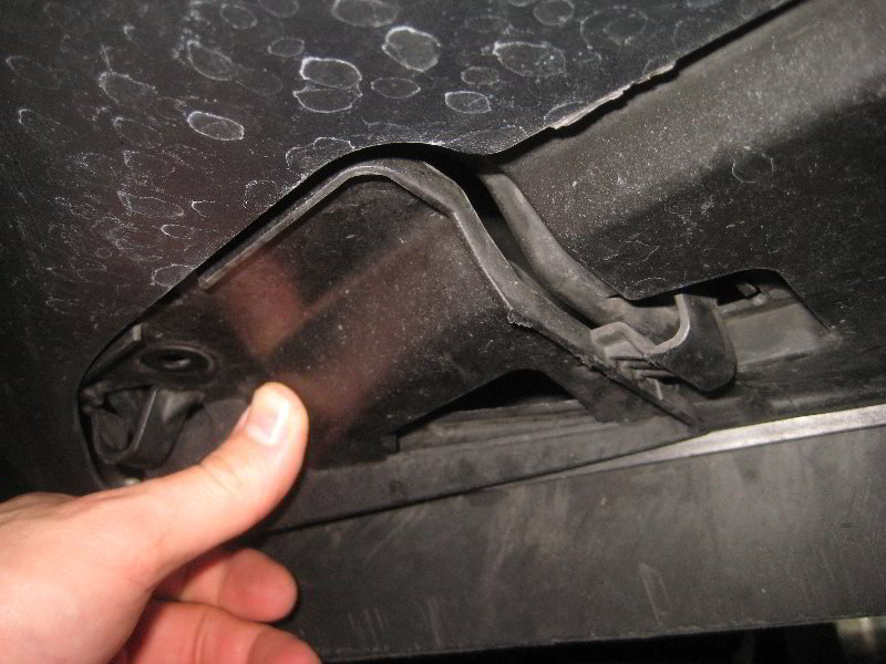 2018-2022-Chevrolet-Equinox-Front-Turn-Signal-Light-Bulbs-Replacement-Guide-015