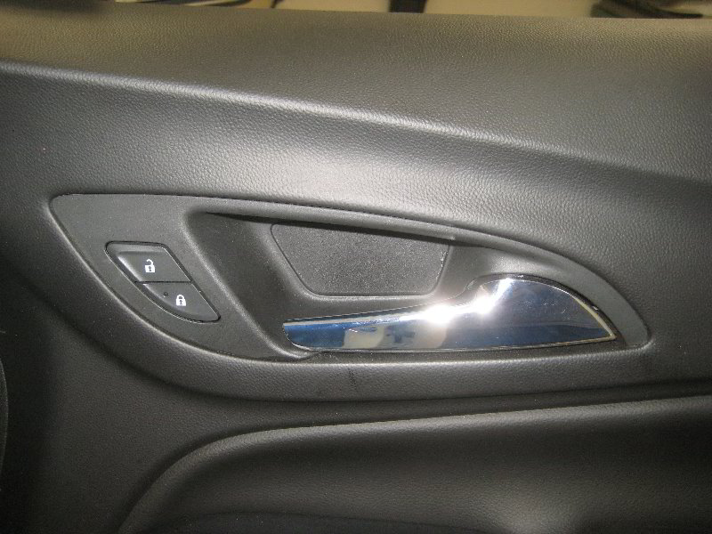 2018-2022-Chevrolet-Equinox-Interior-Door-Panel-Removal-Guide-056