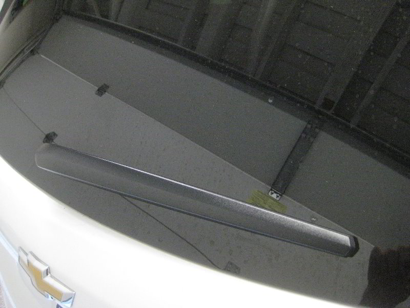 2018-2022-Chevrolet-Equinox-Rear-Wiper-Blade-Replacement-Guide-021