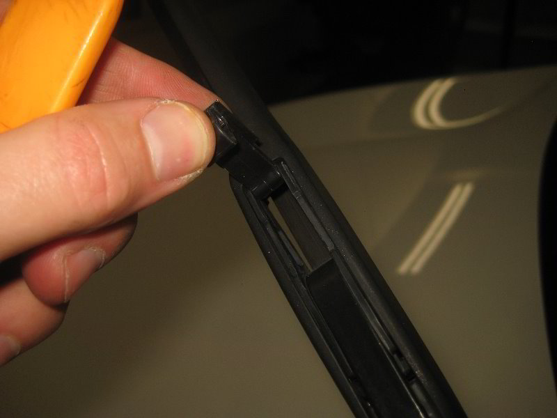 2018-2022-Chevrolet-Equinox-Windshield-Wiper-Blades-Replacement-Guide-004