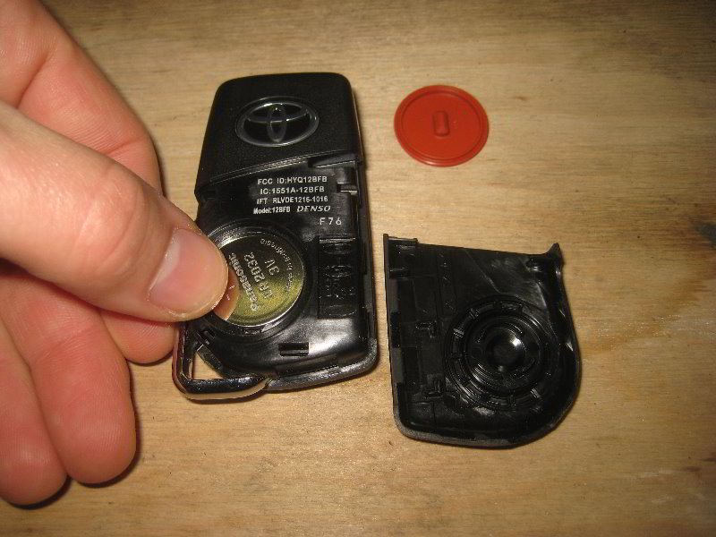 2018-2022-Toyota-Camry-Key-Fob-Battery-Replacement-Guide-014