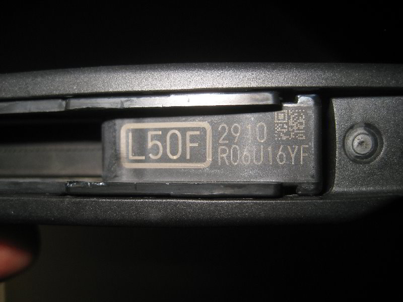 2018-2022-Toyota-Camry-Windshield-Wiper-Blades-Replacement-Guide-012