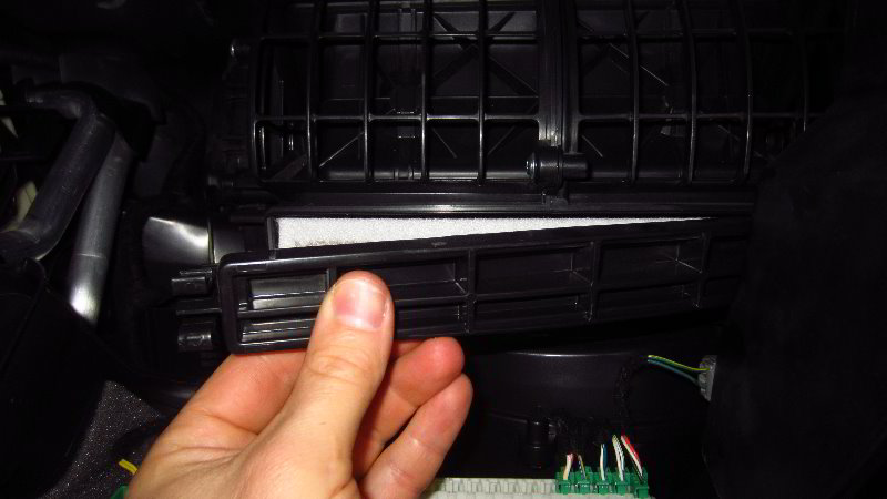 2018-2023-Jeep-Wrangler-Cabin-Air-Filter-Replacement-Guide-019
