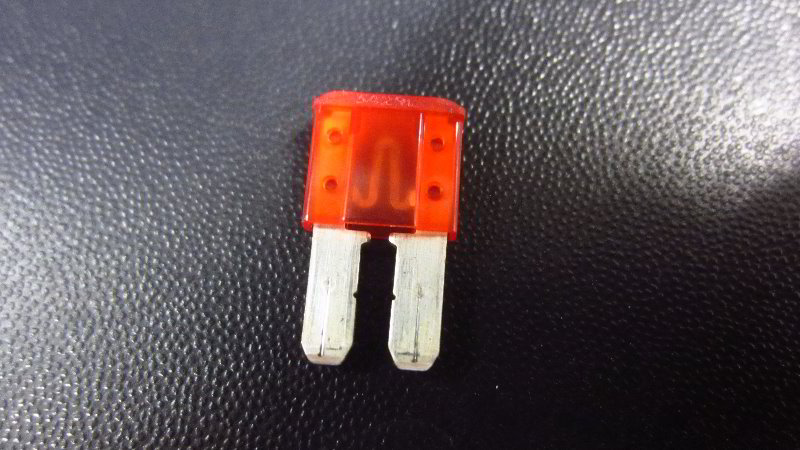 2018-2023-Jeep-Wrangler-Electrical-Fuse-Replacement-Guide-012