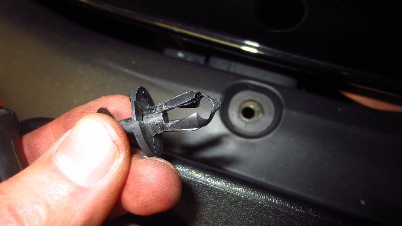 2018-2023-Jeep-Wrangler-Fog-Light-Bulb-Replacement-Guide-017