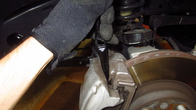 2018-2023-Jeep-Wrangler-Front-Brake-Pads-Replacement-Guide-015