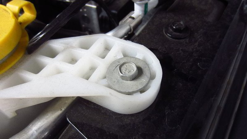 2018-2023-Jeep-Wrangler-Headlight-Bulbs-Replacement-Guide-003