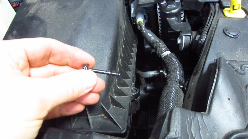 2018-2023-Jeep-Wrangler-Headlight-Bulbs-Replacement-Guide-010