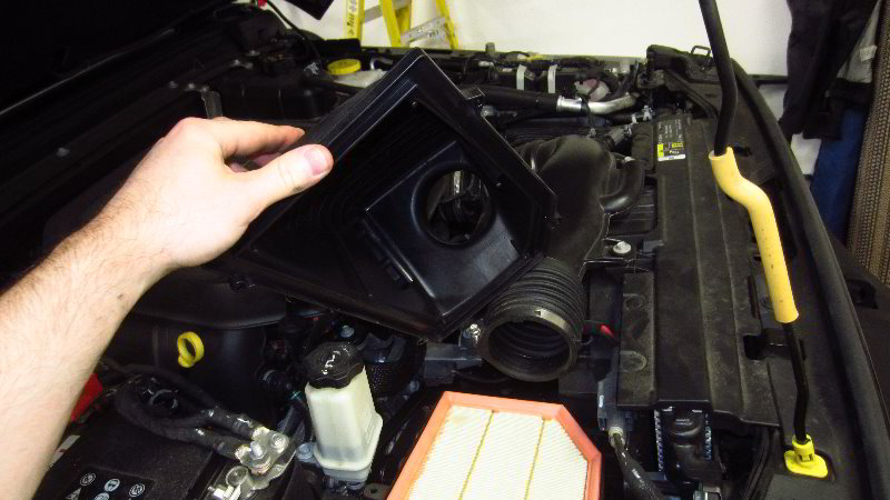 2018-2023-Jeep-Wrangler-Headlight-Bulbs-Replacement-Guide-013