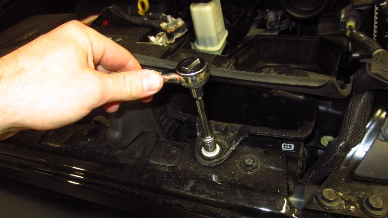 2018-2023-Jeep-Wrangler-Headlight-Bulbs-Replacement-Guide-015