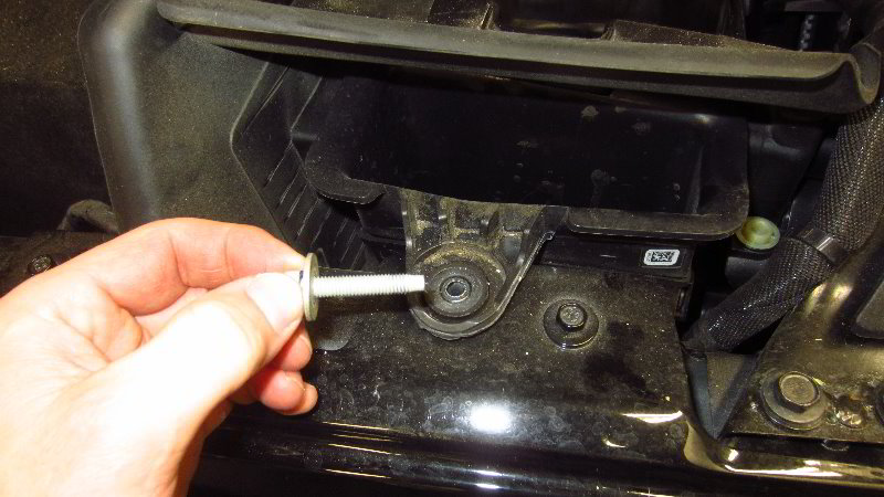 2018-2023-Jeep-Wrangler-Headlight-Bulbs-Replacement-Guide-016