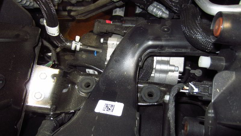 2018-2023-Jeep-Wrangler-Headlight-Bulbs-Replacement-Guide-019