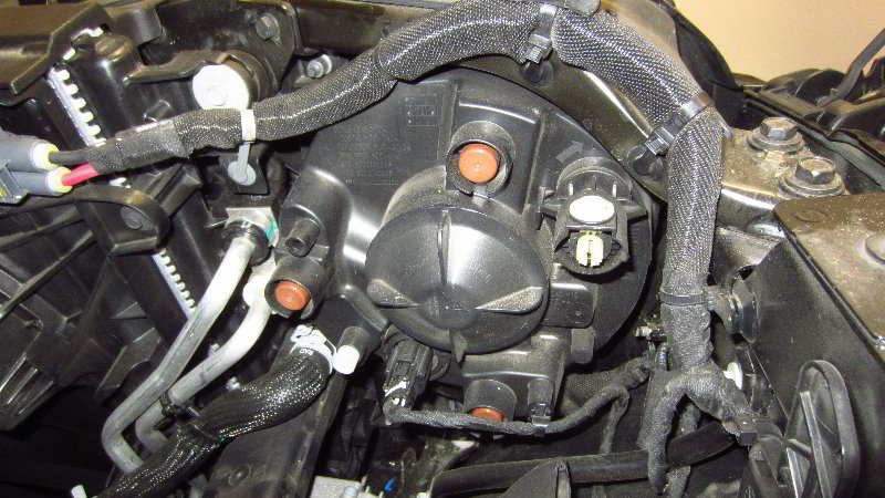 2018-2023-Jeep-Wrangler-Headlight-Bulbs-Replacement-Guide-021