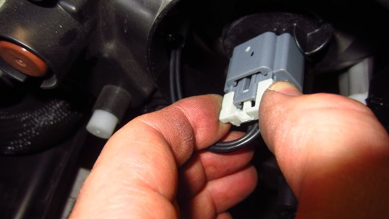 2018-2023-Jeep-Wrangler-Headlight-Bulbs-Replacement-Guide-025