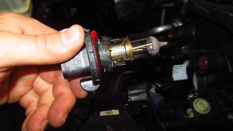 2018-2023-Jeep-Wrangler-Headlight-Bulbs-Replacement-Guide-029