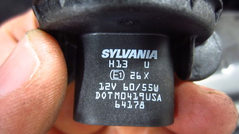 2018-2023-Jeep-Wrangler-Headlight-Bulbs-Replacement-Guide-030