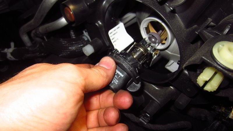 2018-2023-Jeep-Wrangler-Headlight-Bulbs-Replacement-Guide-032