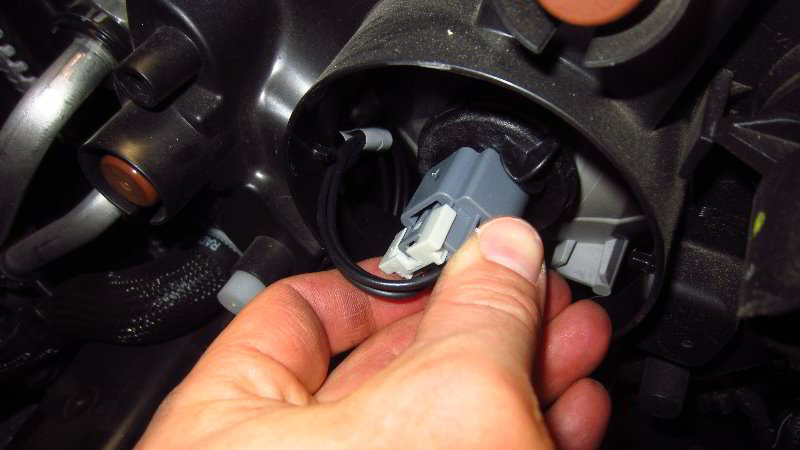 2018-2023-Jeep-Wrangler-Headlight-Bulbs-Replacement-Guide-034