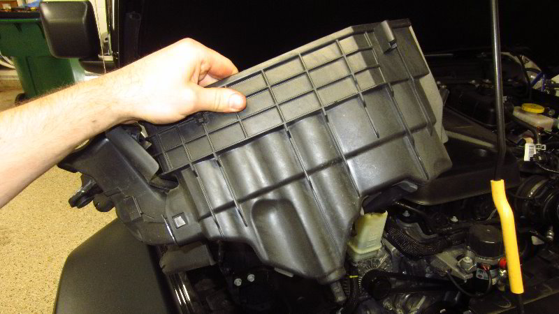 2018-2023-Jeep-Wrangler-Headlight-Bulbs-Replacement-Guide-037