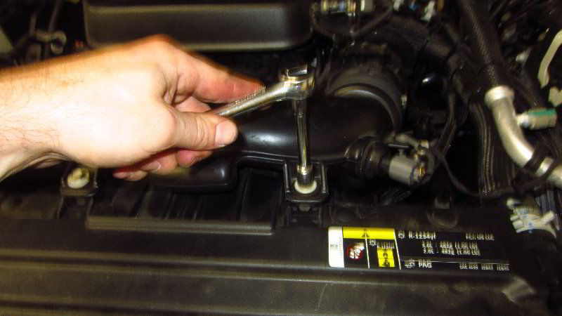 2018-2023-Jeep-Wrangler-Headlight-Bulbs-Replacement-Guide-048