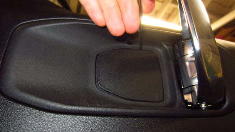 2018-2023-Jeep-Wrangler-Interior-Door-Panel-Removal-Guide-004
