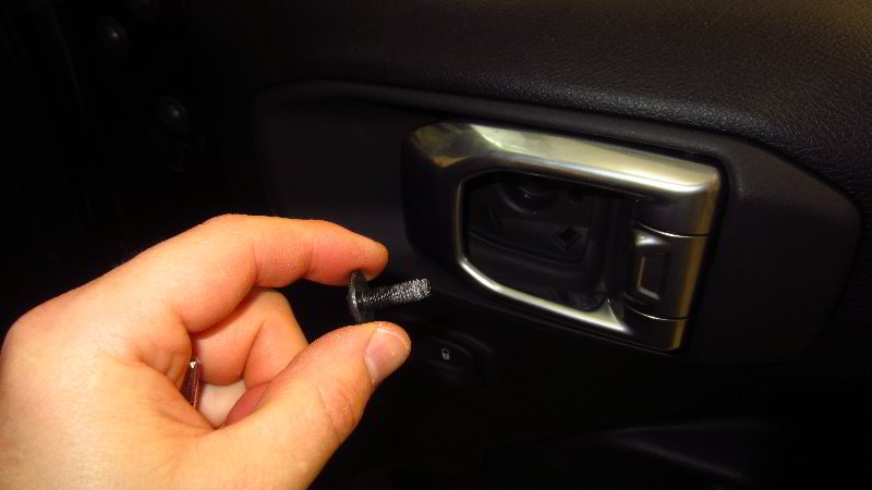 2018-2023-Jeep-Wrangler-Interior-Door-Panel-Removal-Guide-007