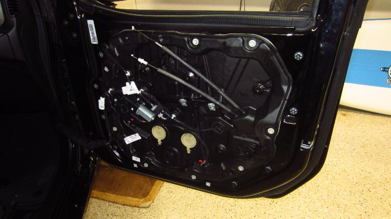 2018-2023-Jeep-Wrangler-Interior-Door-Panel-Removal-Guide-033