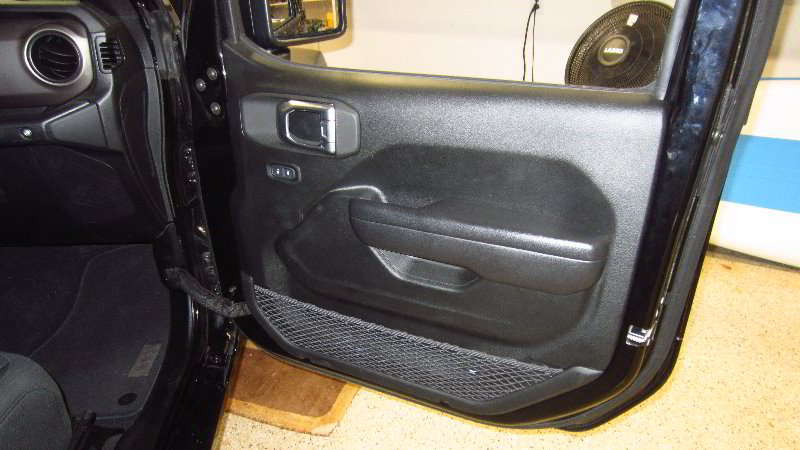 2018-2023-Jeep-Wrangler-Interior-Door-Panel-Removal-Guide-054