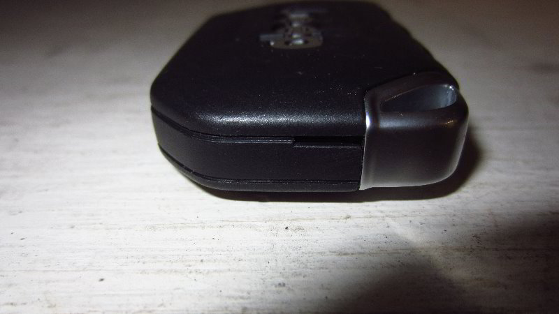 2018-2023-Jeep-Wrangler-Key-Fob-Battery-Replacement-Guide-003