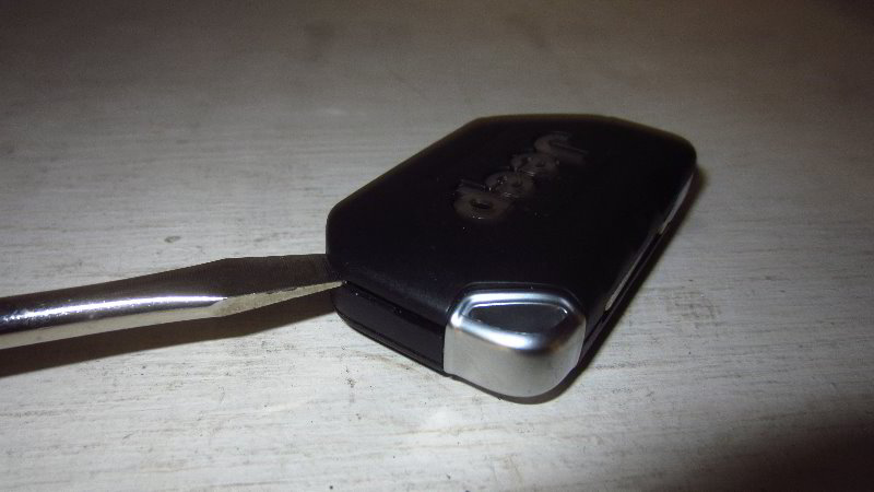 2018-2023-Jeep-Wrangler-Key-Fob-Battery-Replacement-Guide-005