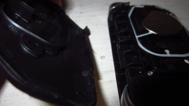 2018-2023-Jeep-Wrangler-Key-Fob-Battery-Replacement-Guide-010