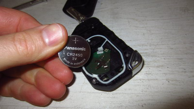 2018-2023-Jeep-Wrangler-Key-Fob-Battery-Replacement-Guide-013