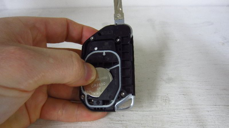 2018-2023-Jeep-Wrangler-Key-Fob-Battery-Replacement-Guide-018