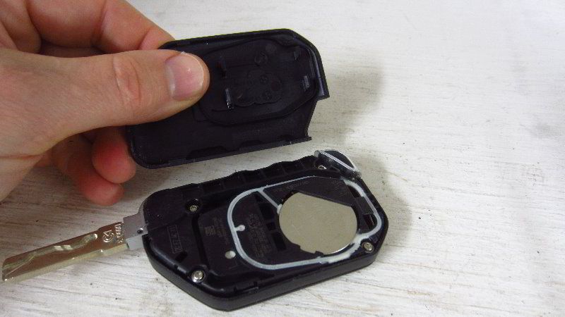 2018-2023-Jeep-Wrangler-Key-Fob-Battery-Replacement-Guide-019