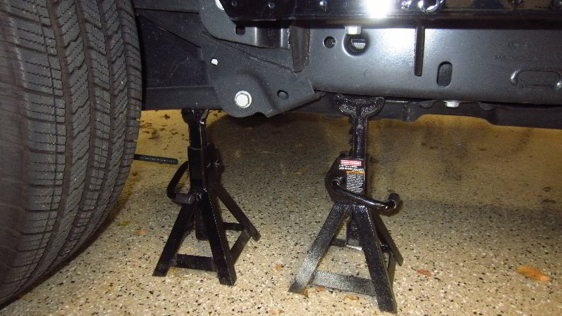 2018-2023-Jeep-Wrangler-Rear-Brake-Pads-Replacement-Guide-005