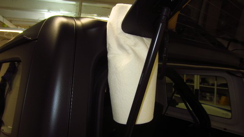 2018-2023-Jeep-Wrangler-Rear-Window-Support-Struts-Replacement-Guide-002