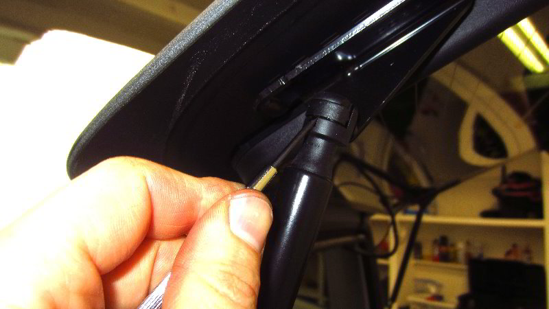 2018-2023-Jeep-Wrangler-Rear-Window-Support-Struts-Replacement-Guide-004