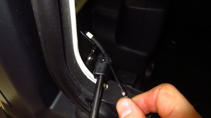 2018-2023-Jeep-Wrangler-Rear-Window-Support-Struts-Replacement-Guide-006