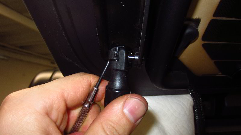 2018-2023-Jeep-Wrangler-Rear-Window-Support-Struts-Replacement-Guide-009