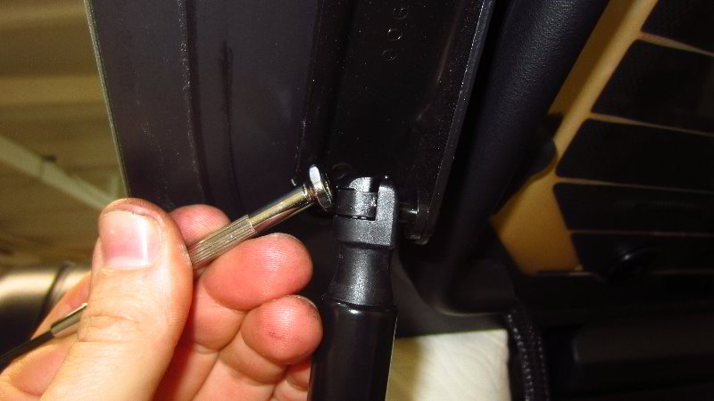 2018-2023-Jeep-Wrangler-Rear-Window-Support-Struts-Replacement-Guide-010