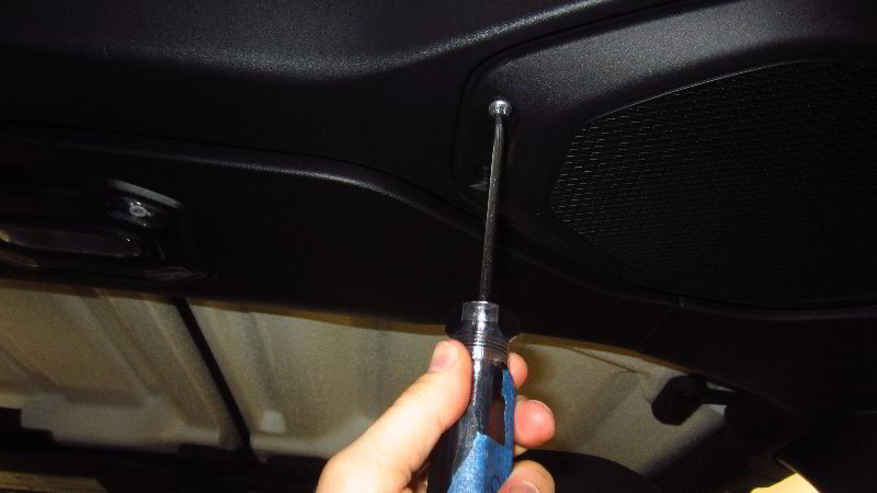 2018-2023-Jeep-Wrangler-Roll-Bar-Speakers-Replacement-Guide-004